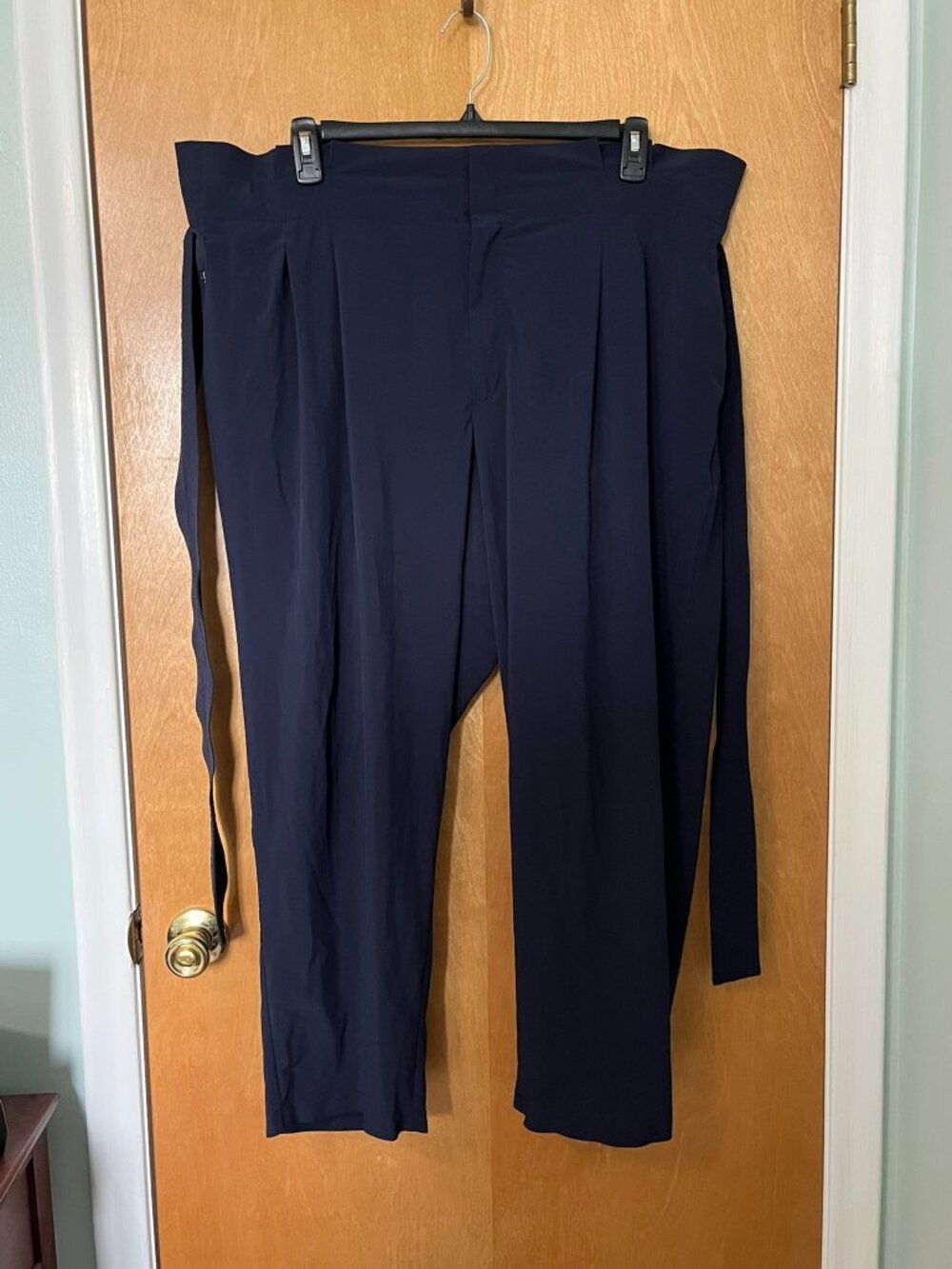 Athleta Skyline II Size 22 Navy Barrel-Leg Belted Athleisure Wear Pants